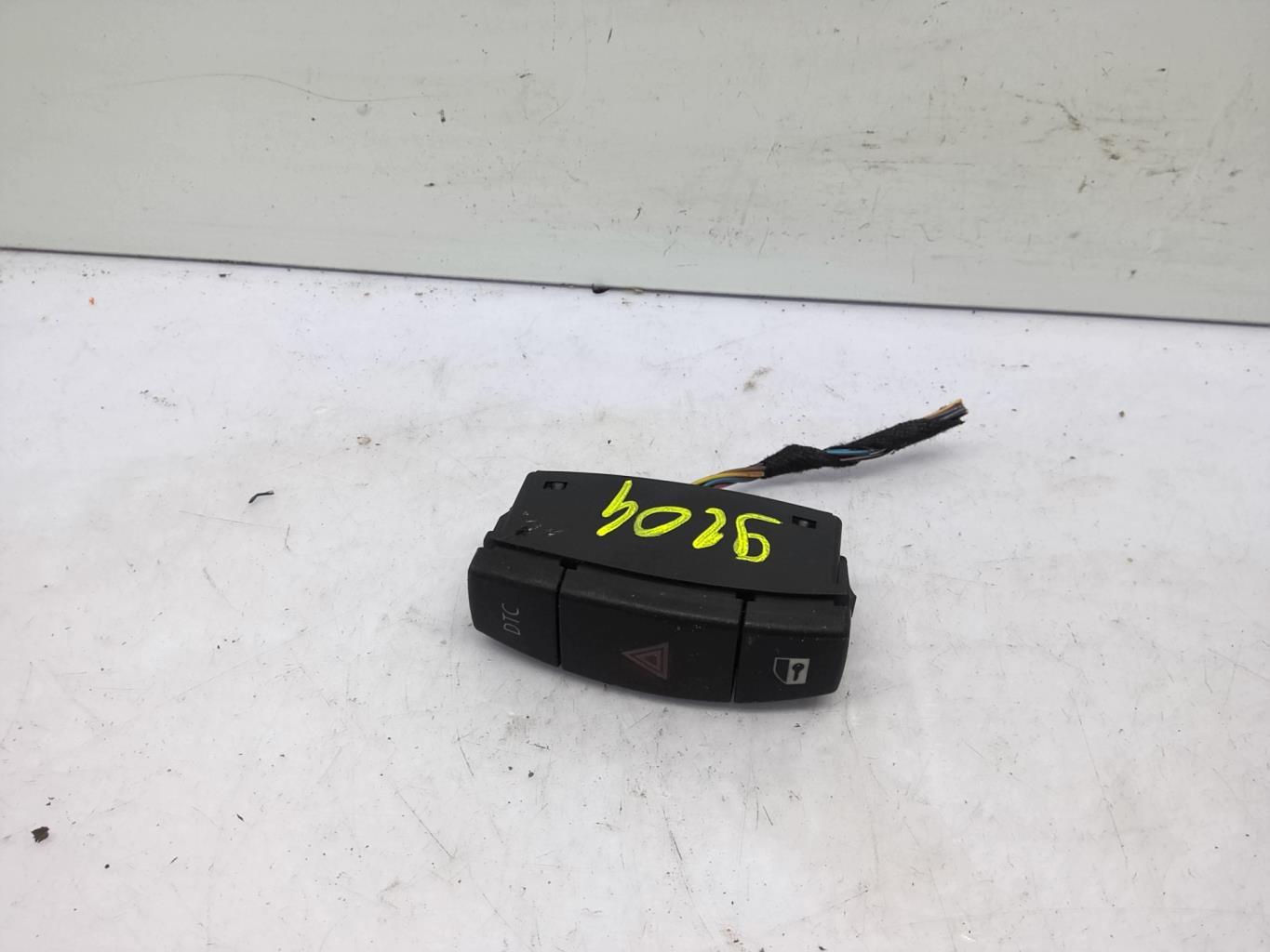 Bouton de warning BMW SERIE 1 E81 Diesel - 1