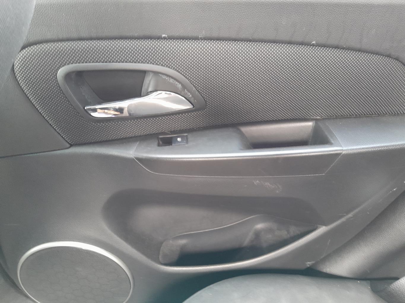 Poignee interieur avant droit CHEVROLET CRUZE PHASE 1 Essence - 1