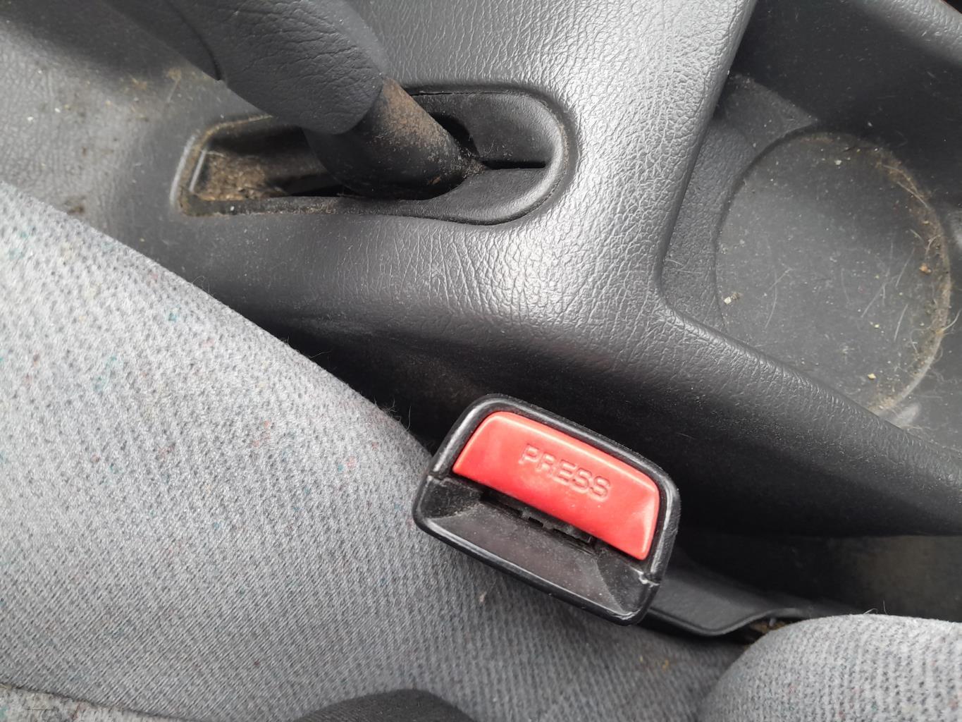 Attache ceinture avant gauche DAEWOO LANOS  - 1
