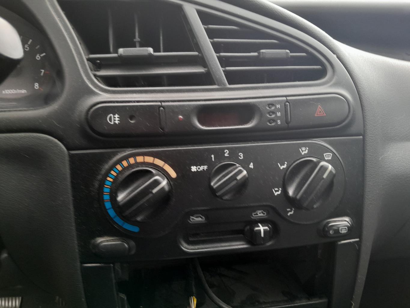Bouton de warning DAEWOO LANOS  - 1