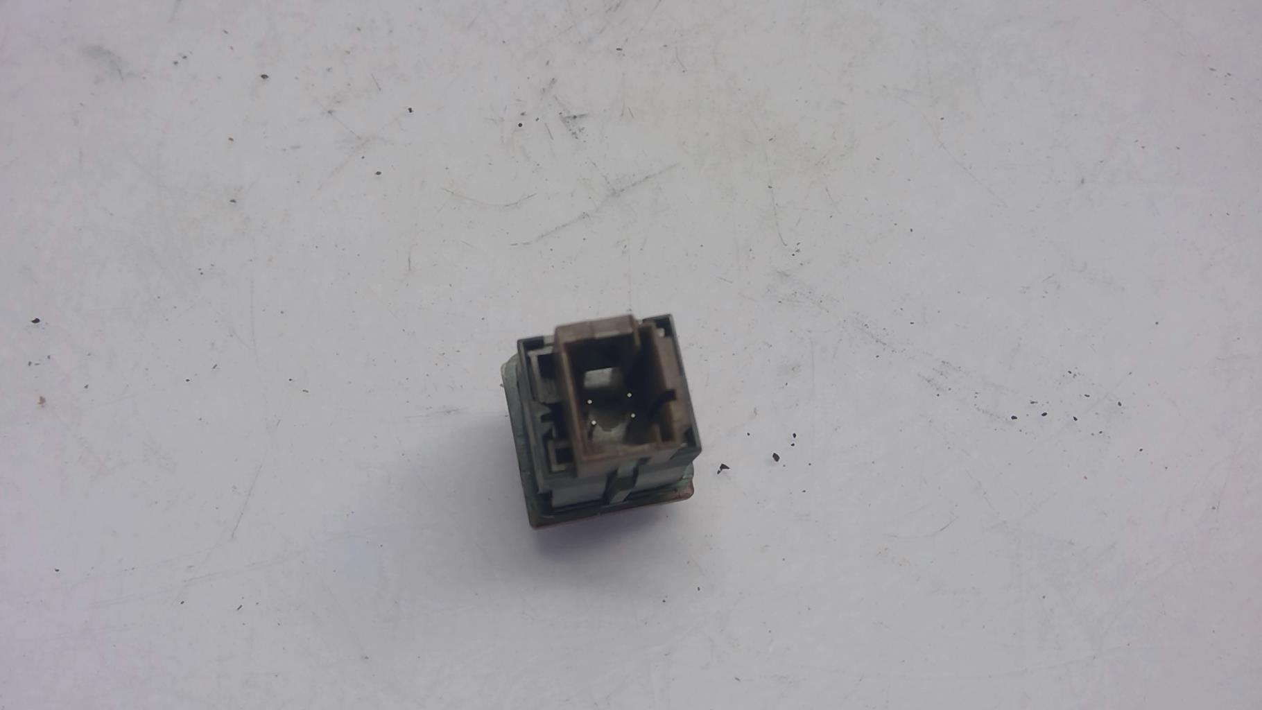 Bouton de warning PEUGEOT 207  - 1