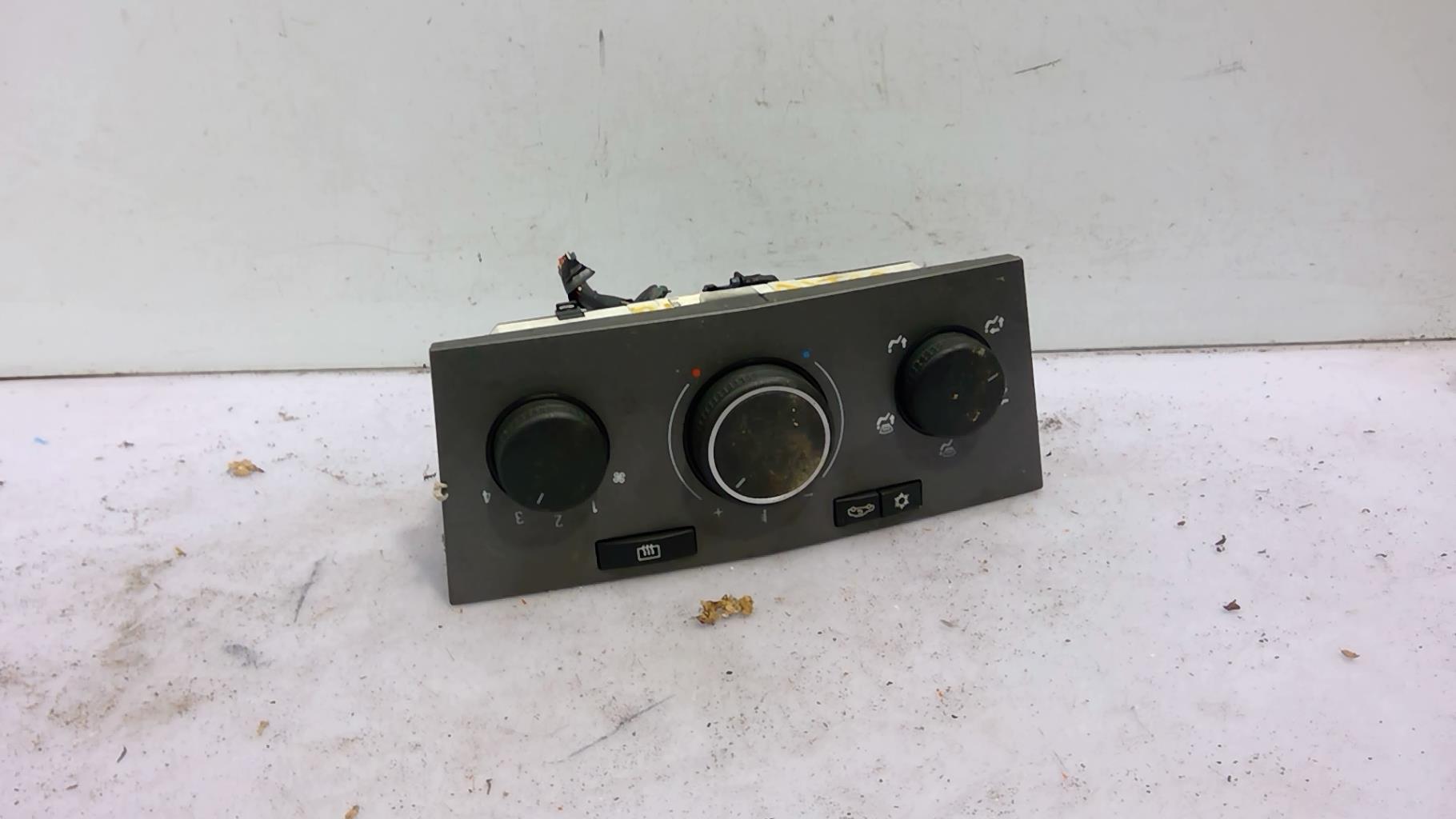 Commande chauffage OPEL ASTRA H GTC PHASE 1 Diesel - 1