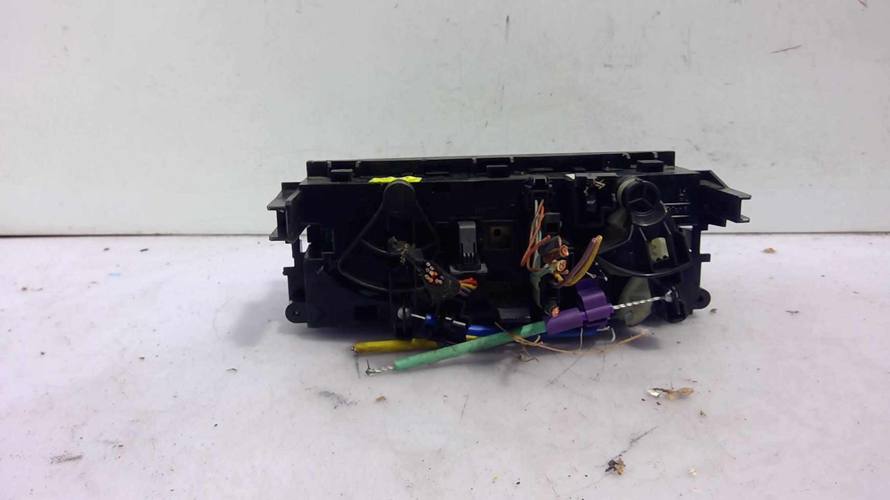 Commande chauffage PEUGEOT 207 PHASE 1 BREAK Diesel - 1