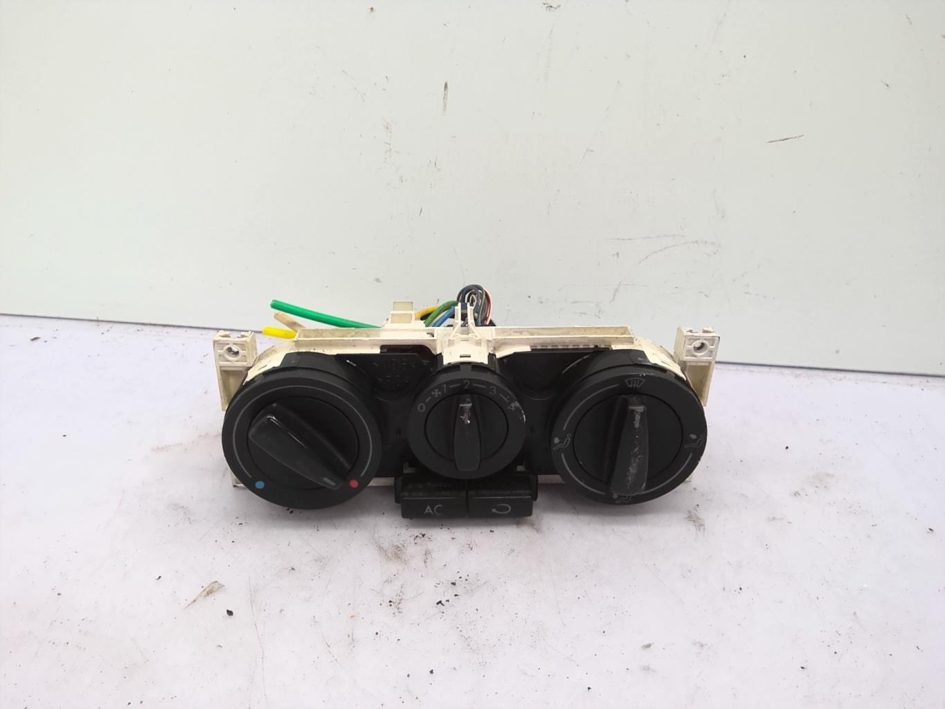 Commande chauffage VOLKSWAGEN GOLF 4 Diesel - 1