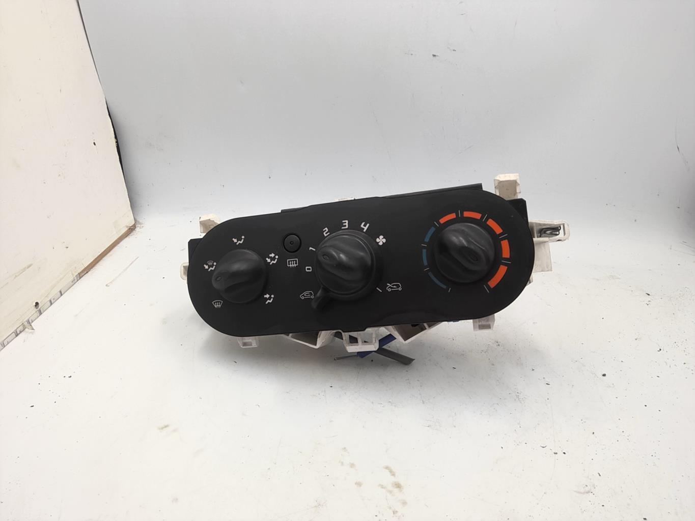 Commande chauffage RENAULT TWINGO 2 PHASE 1 Essence - 1