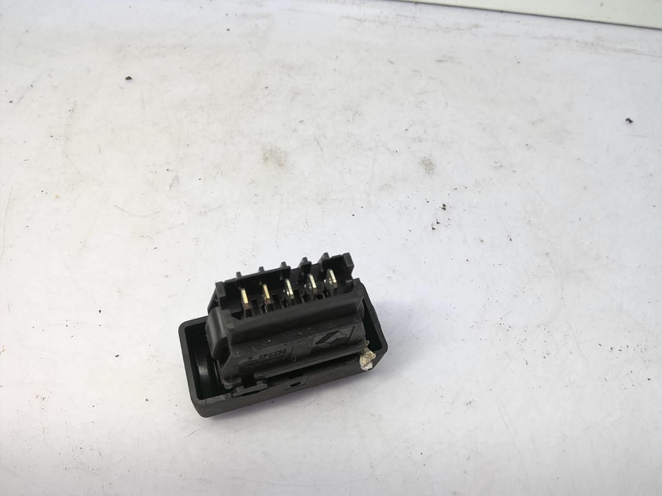Commande degivrage lunette arriere RENAULT R19 PHASE 2 Diesel - 1