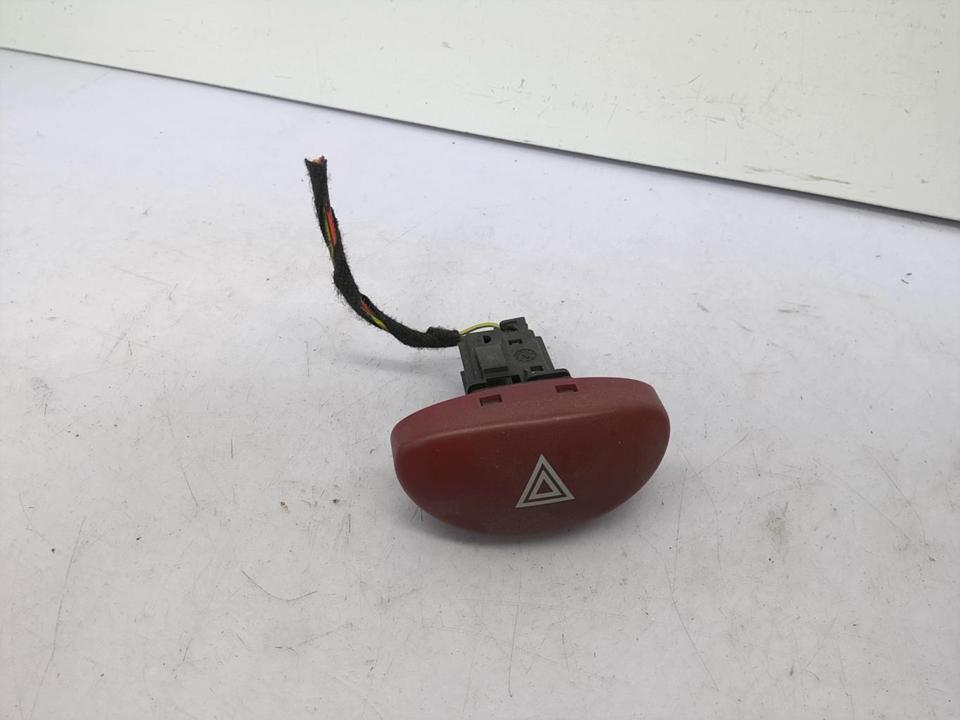 Bouton de warning PEUGEOT 206 PHASE 1 Diesel - 1
