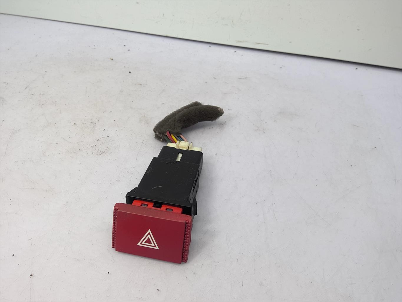 Bouton de warning HYUNDAI GETZ PHASE 1 Essence - 1