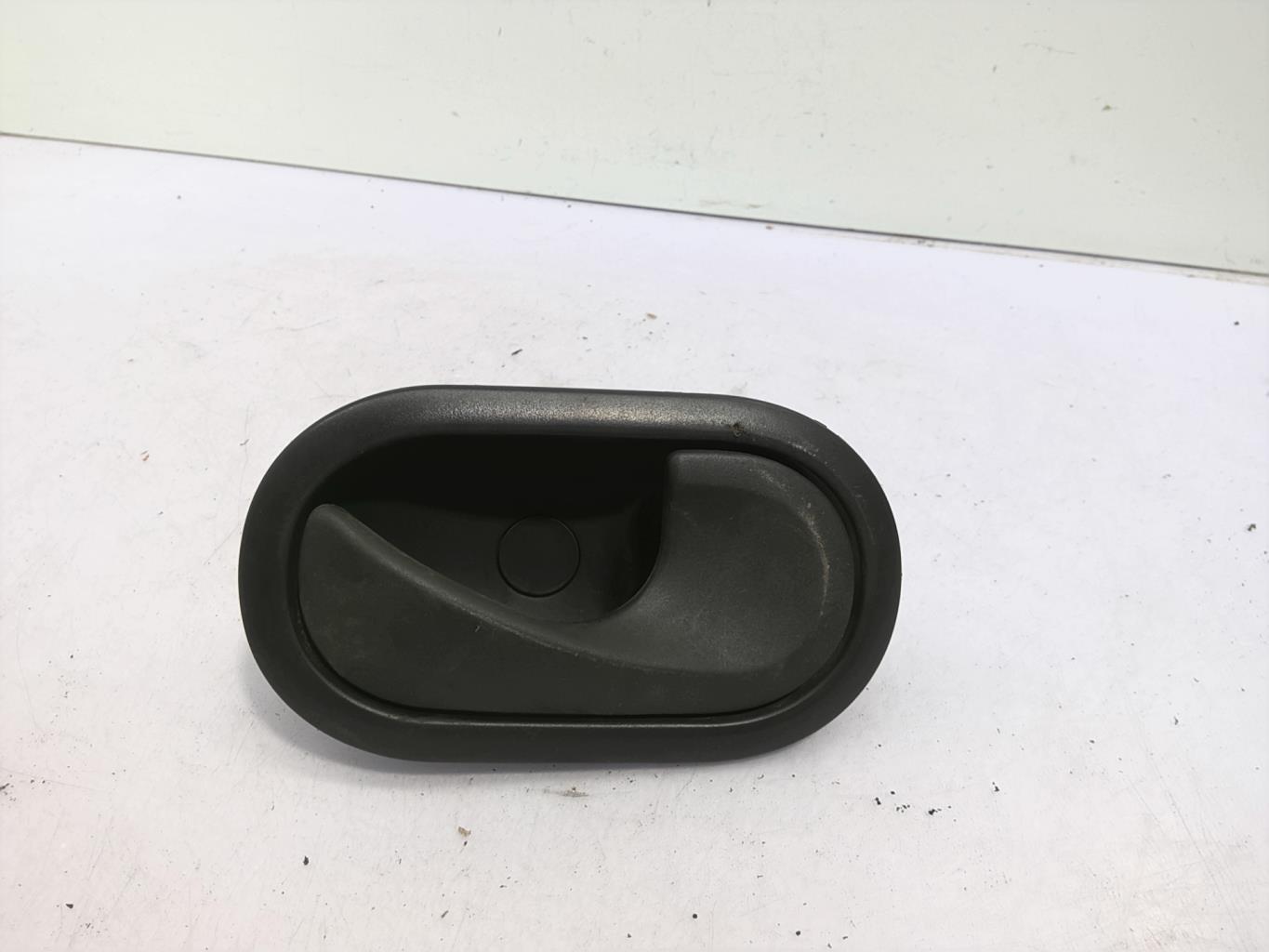 Poignee interieur avant droit RENAULT CLIO 3 PHASE 2 Diesel - 1