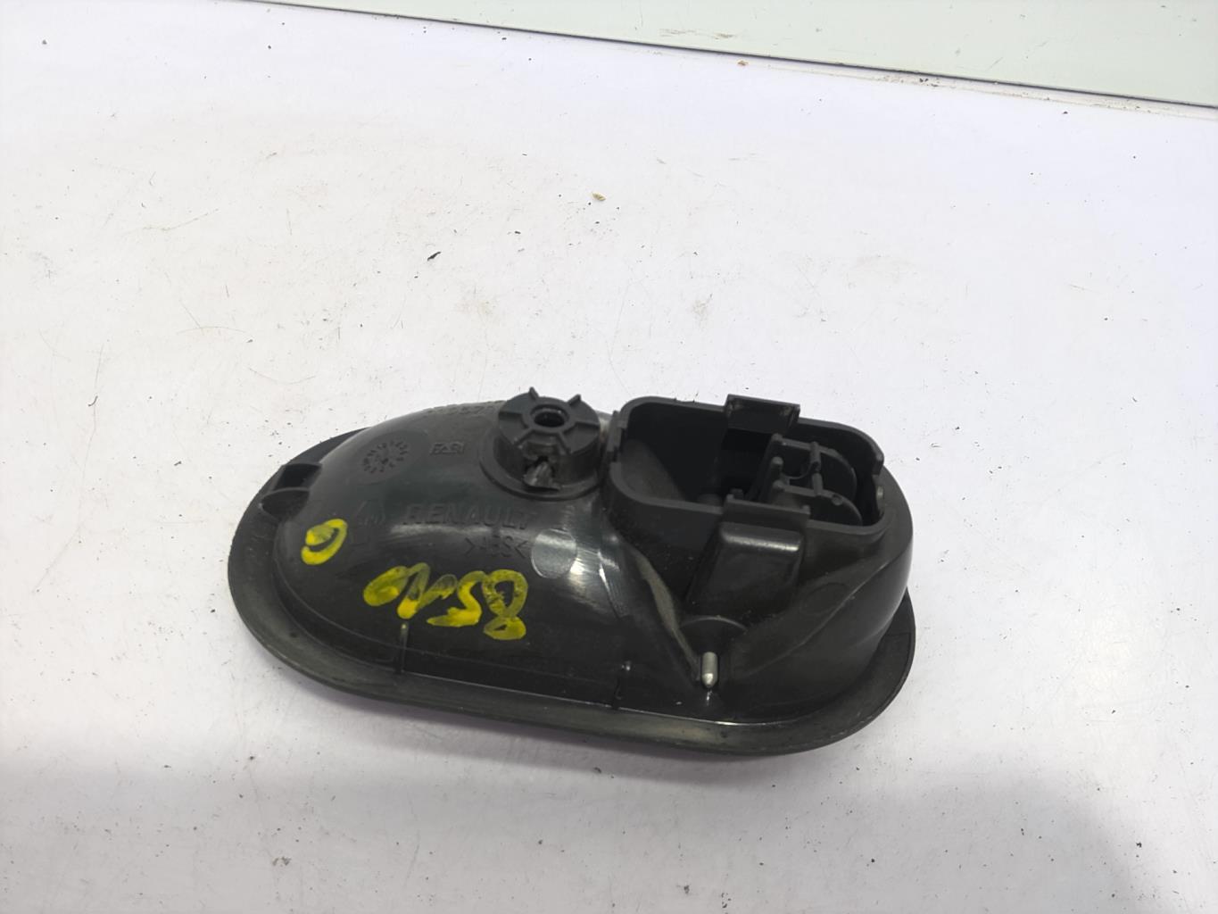 Poignee interieur avant gauche RENAULT CLIO 3 PHASE 2 Diesel - 1