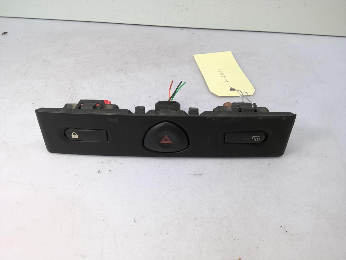 Bouton de warning RENAULT CLIO 2 PHASE 2 Essence - 1