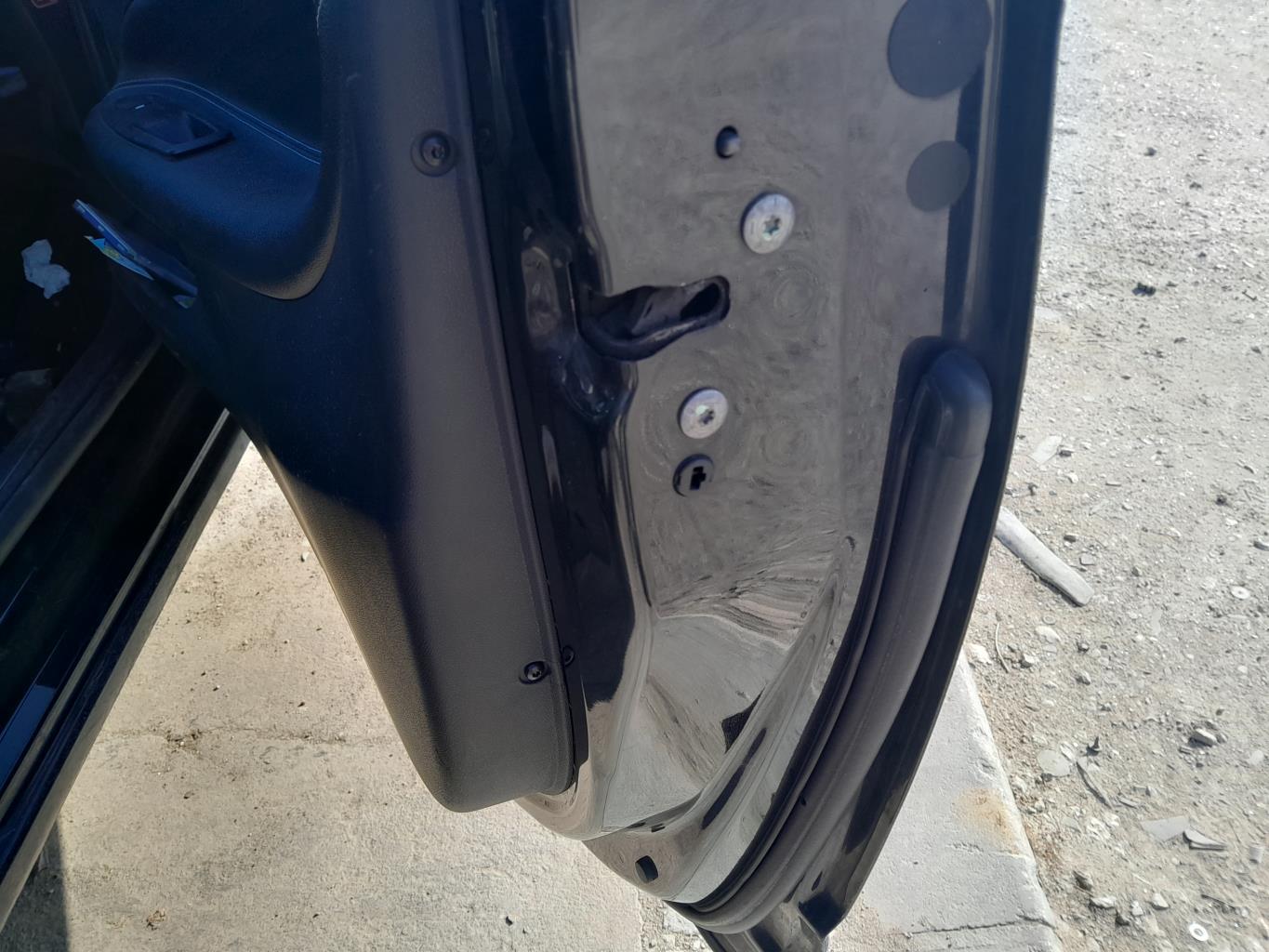 Serrure avant droit CITROEN DS3 PHASE 1 Diesel - 1