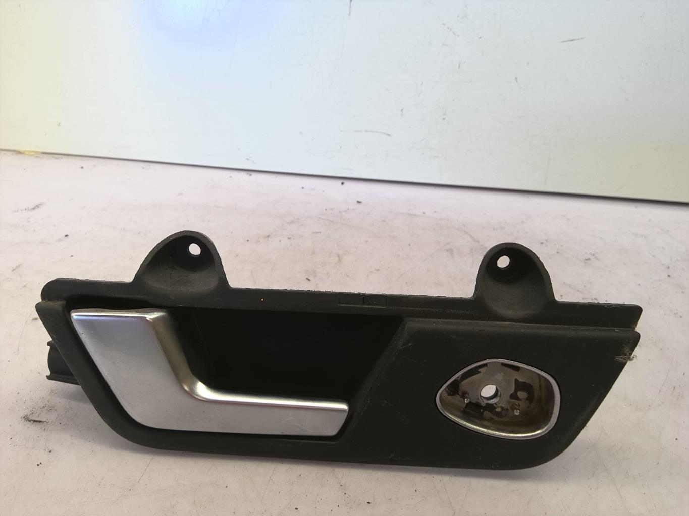 Poignee interieur arriere gauche AUDI A4 2 AVANT PHASE 2 BREAK Diesel - 1