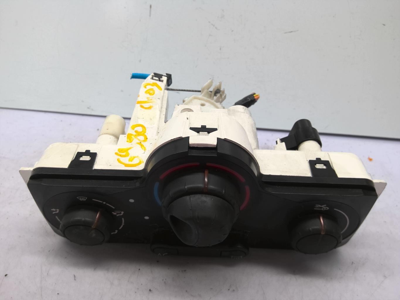 Commande chauffage RENAULT CLIO 3 PHASE 1 Diesel - 1