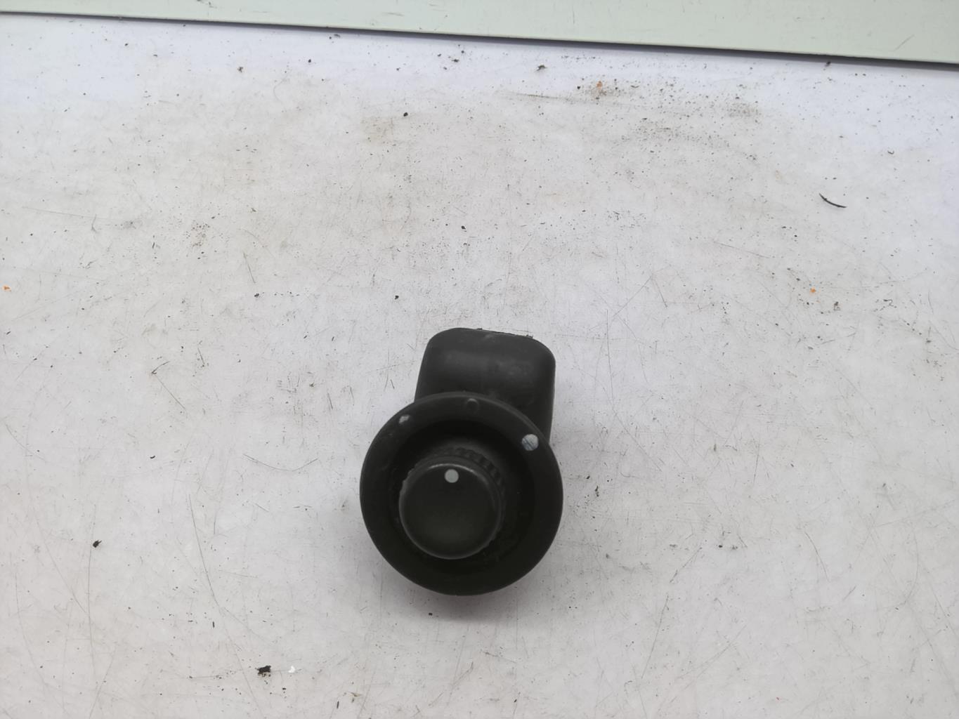 Commande retroviseurs RENAULT CLIO 3 PHASE 1 Diesel - 1