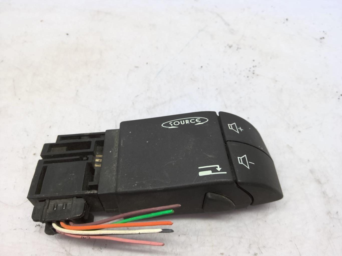 Commande autoradio RENAULT TWINGO 2 PHASE 2 Diesel - 1