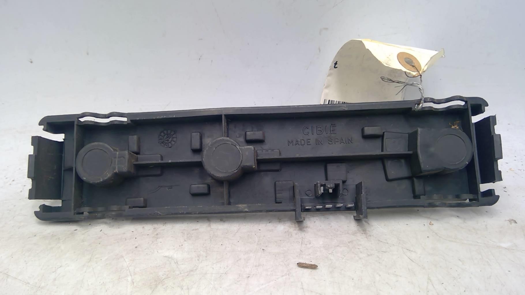 Platine feu arriere droit SEAT MARBELLA  - 1