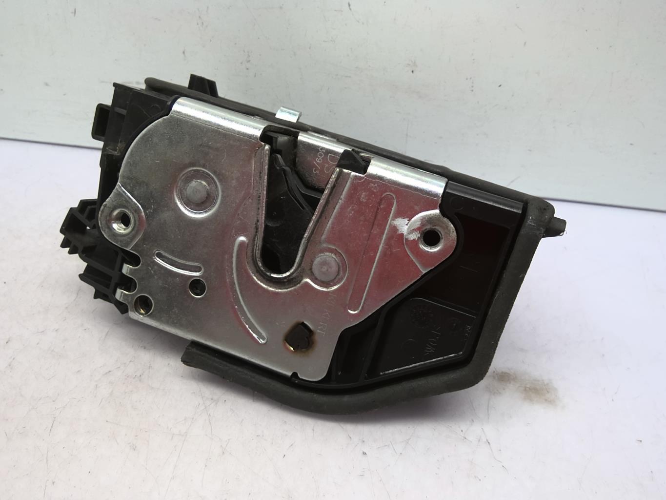 Serrure avant droit BMW SERIE 1 E81 Diesel - 1
