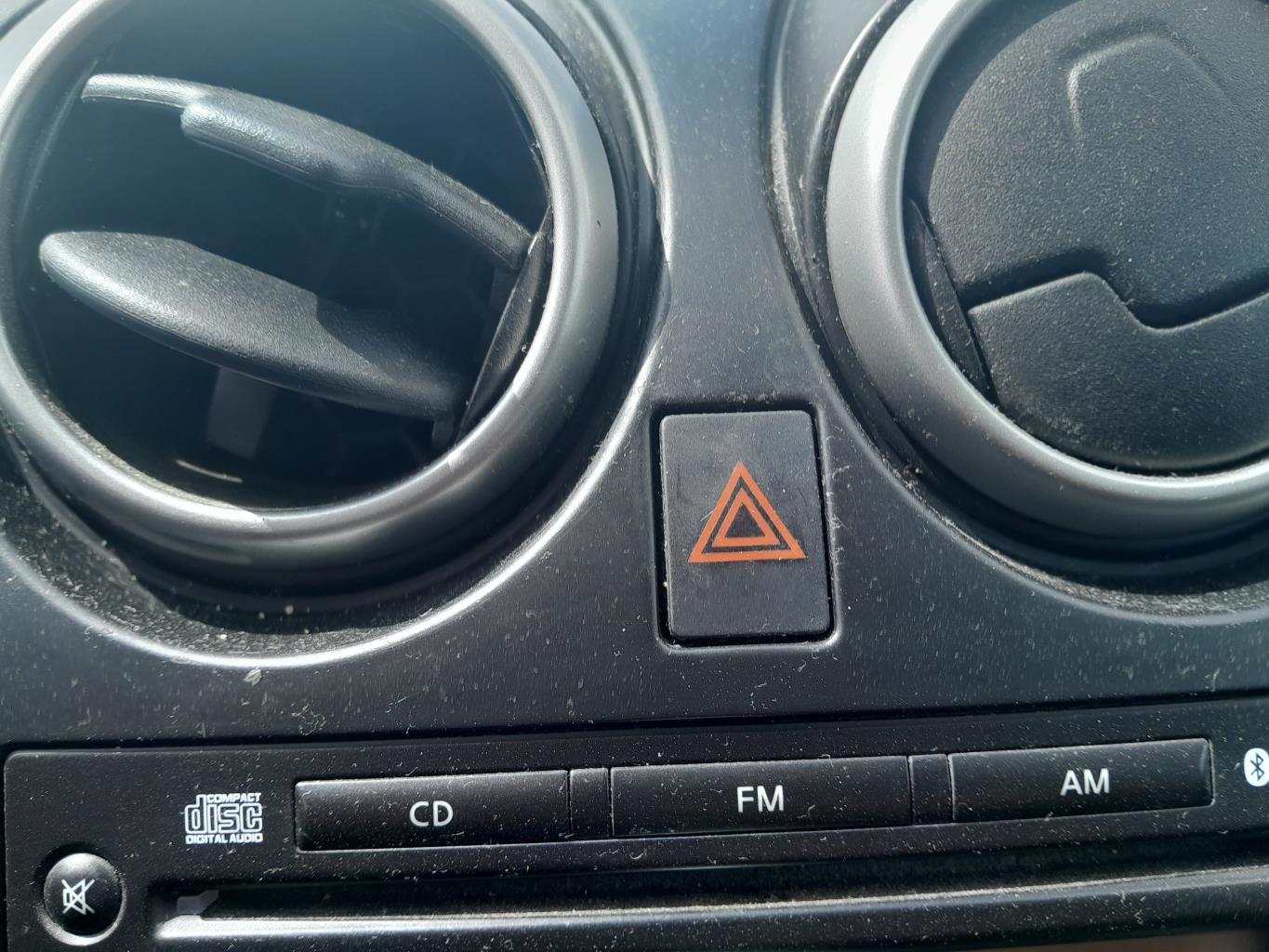 Bouton de warning NISSAN QASHQAI 1 PHASE 1 Diesel - 1