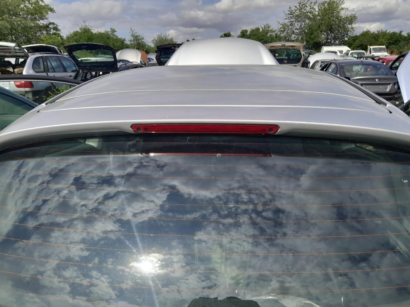 Feu arriere stop central FORD FIESTA 6 PHASE 1 Diesel - 1