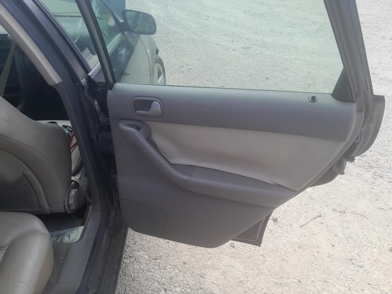 Poignee interieur arriere droit AUDI A3 1 PHASE 2 Diesel - 1