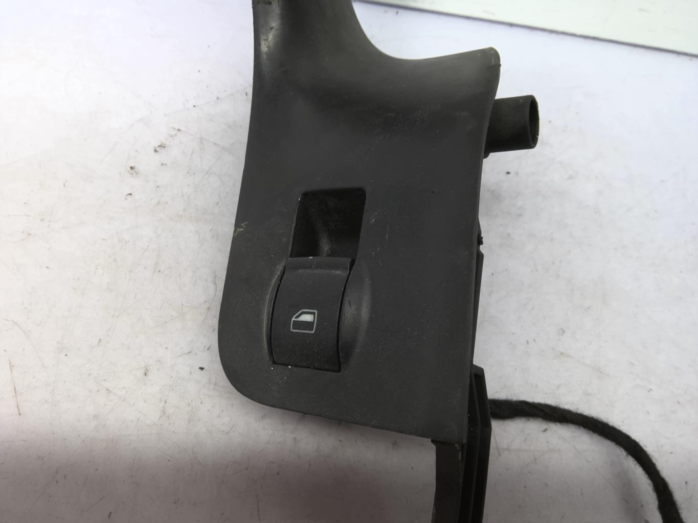 Interrupteur de leve vitre avant droit AUDI A4 2 AVANT PHASE 2 BREAK Diesel - 1