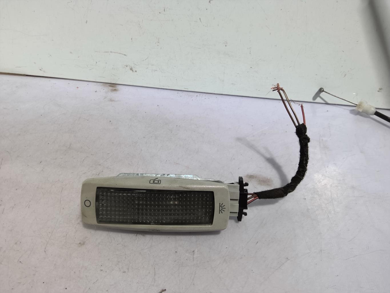 Eclairage de plafonnier VOLKSWAGEN PASSAT 4 PHASE 2 Diesel - 1