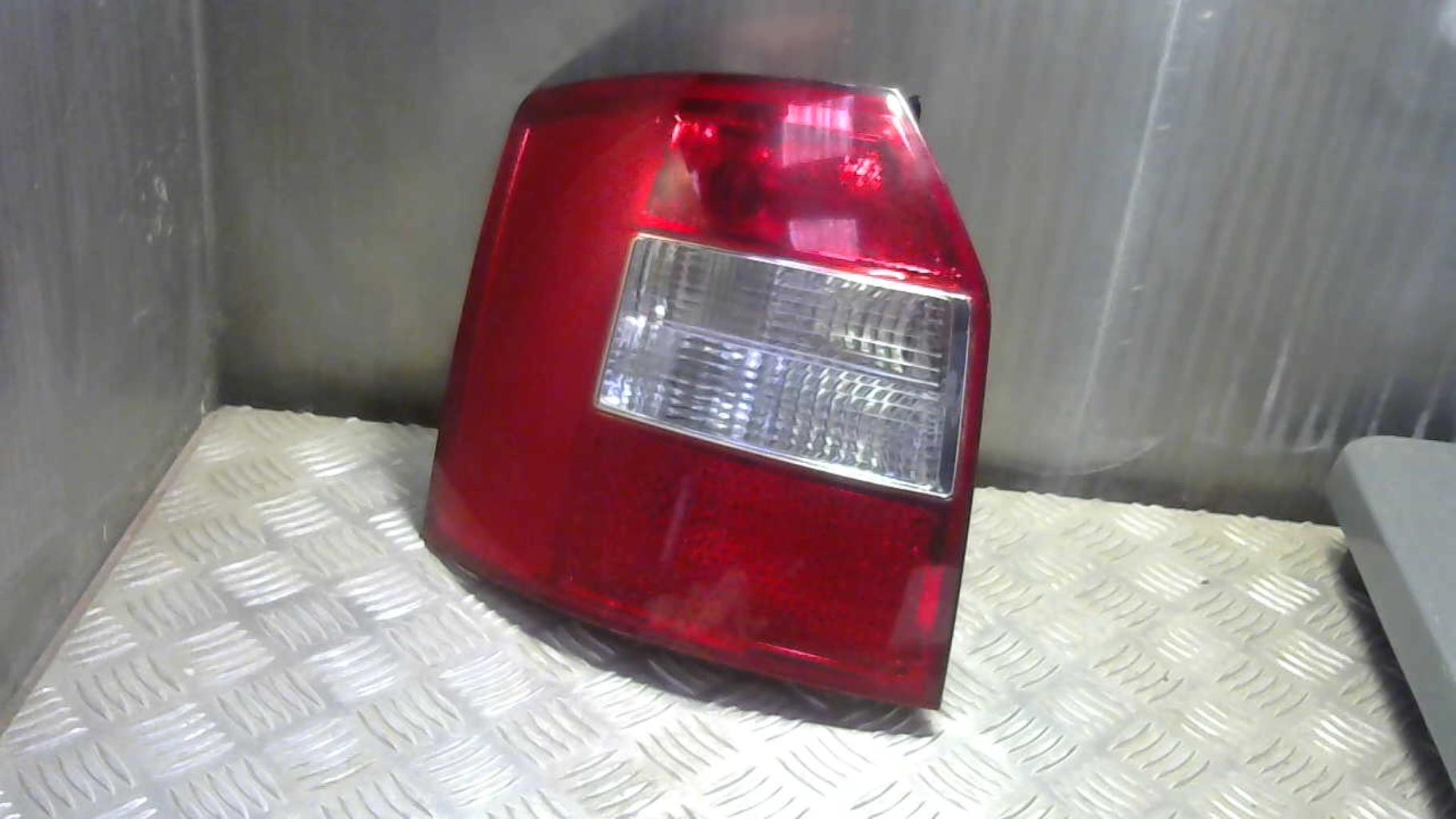 Fanale posteriore principale sinistro (luci)