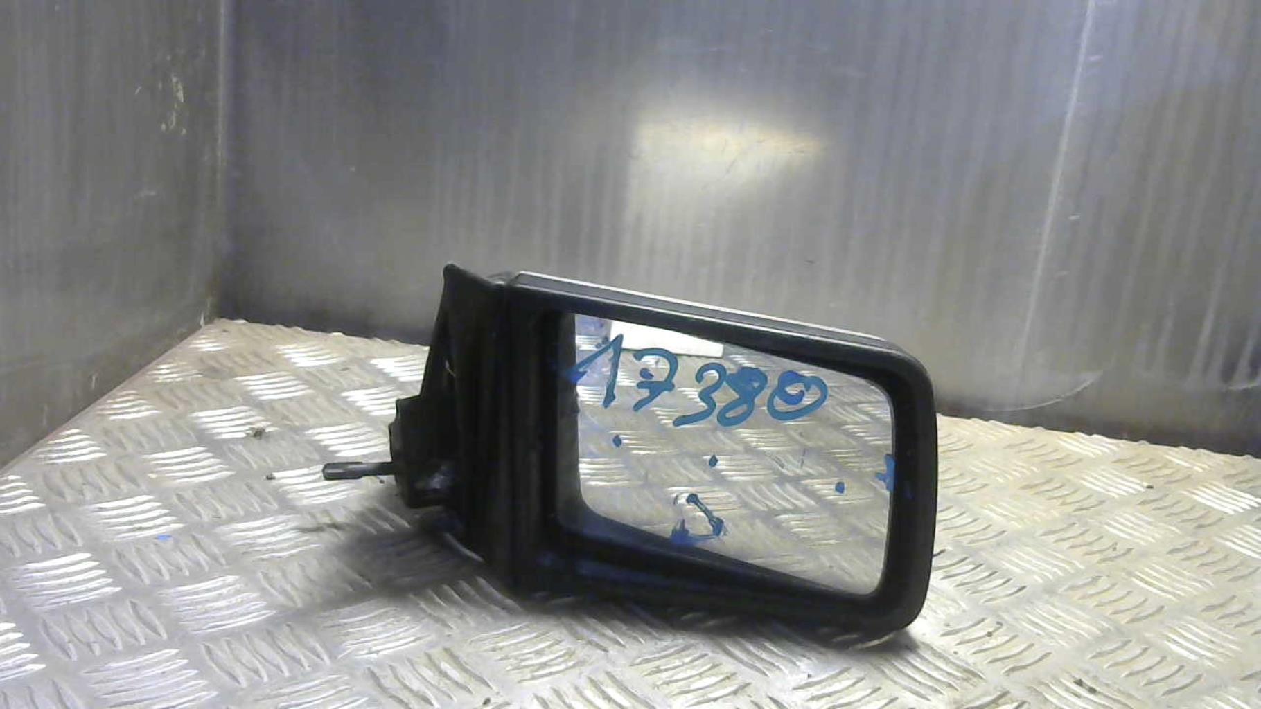 Retrovisor derecho
