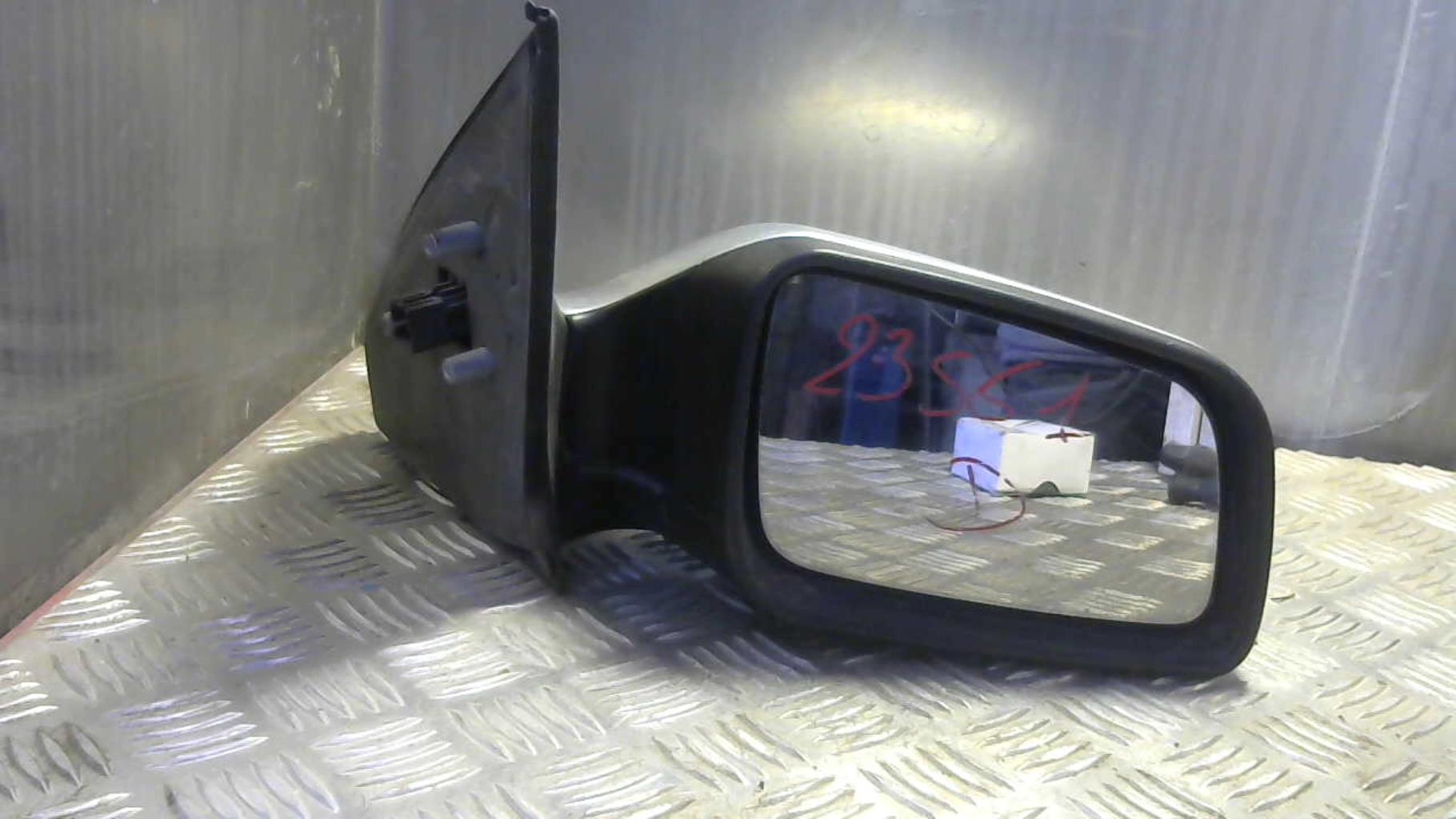 Retrovisor derecho