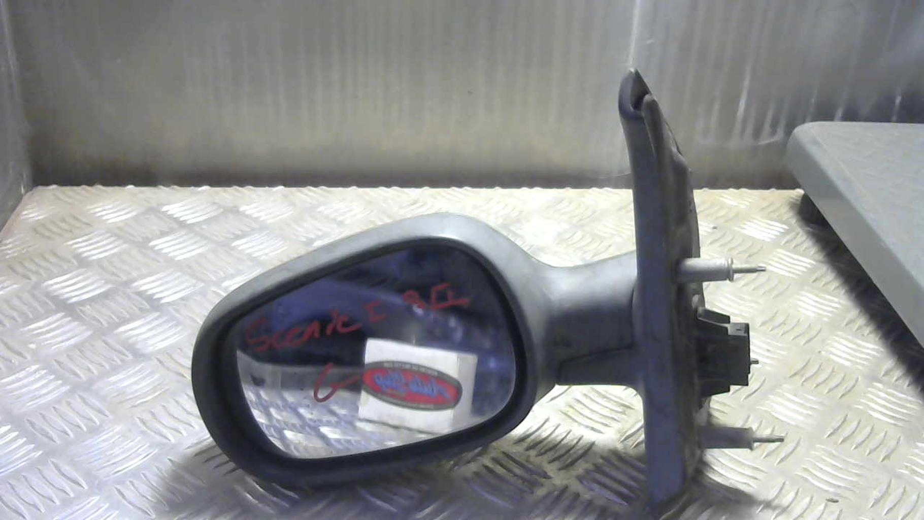 Retrovisor izquierdo