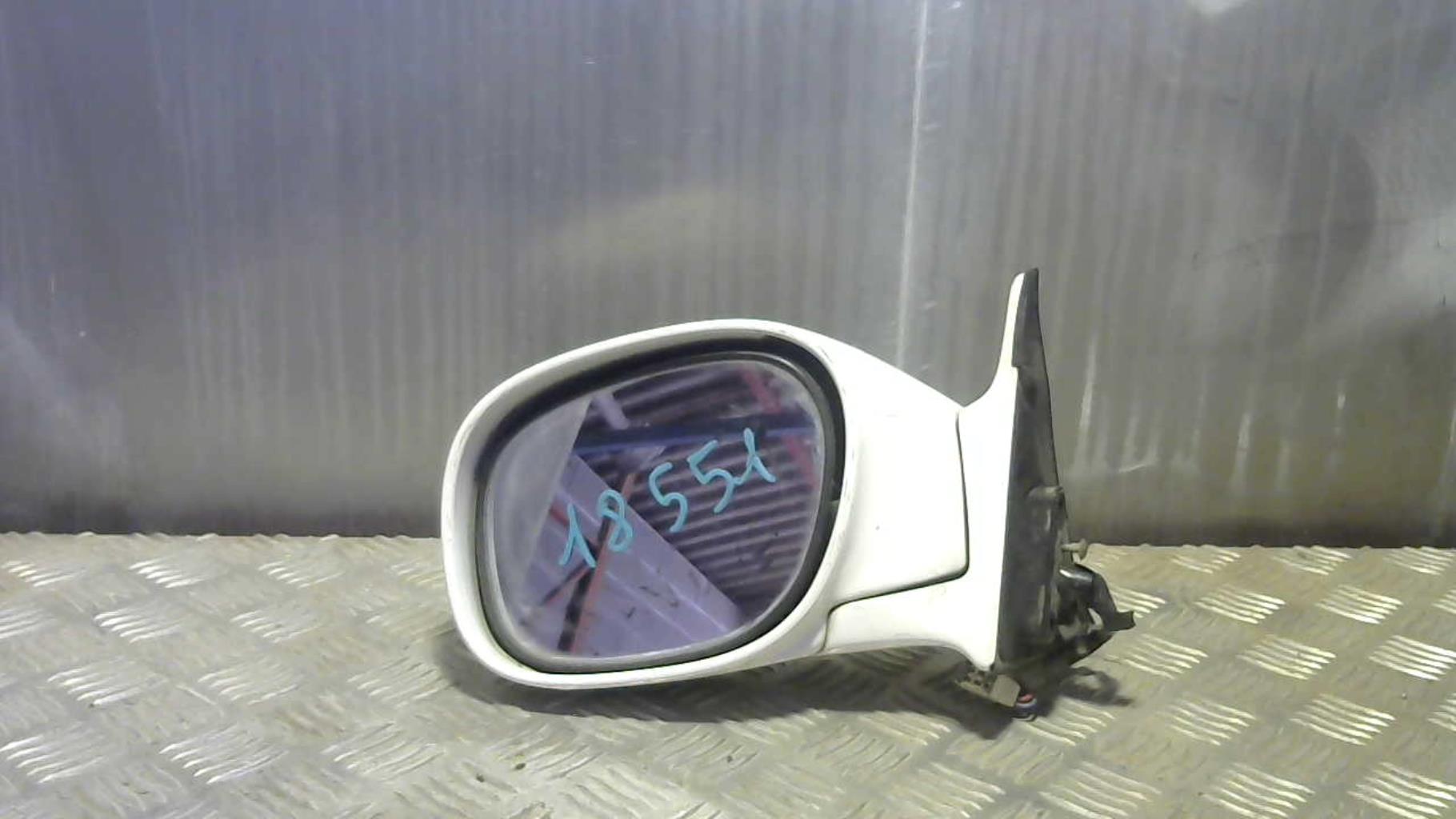 Specchietto retrovisore sinistro