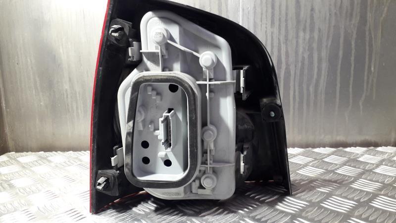Fanale posteriore principale destro (luci) VOLKSWAGEN POLO 4 PHASE 1 Gasolina - 1