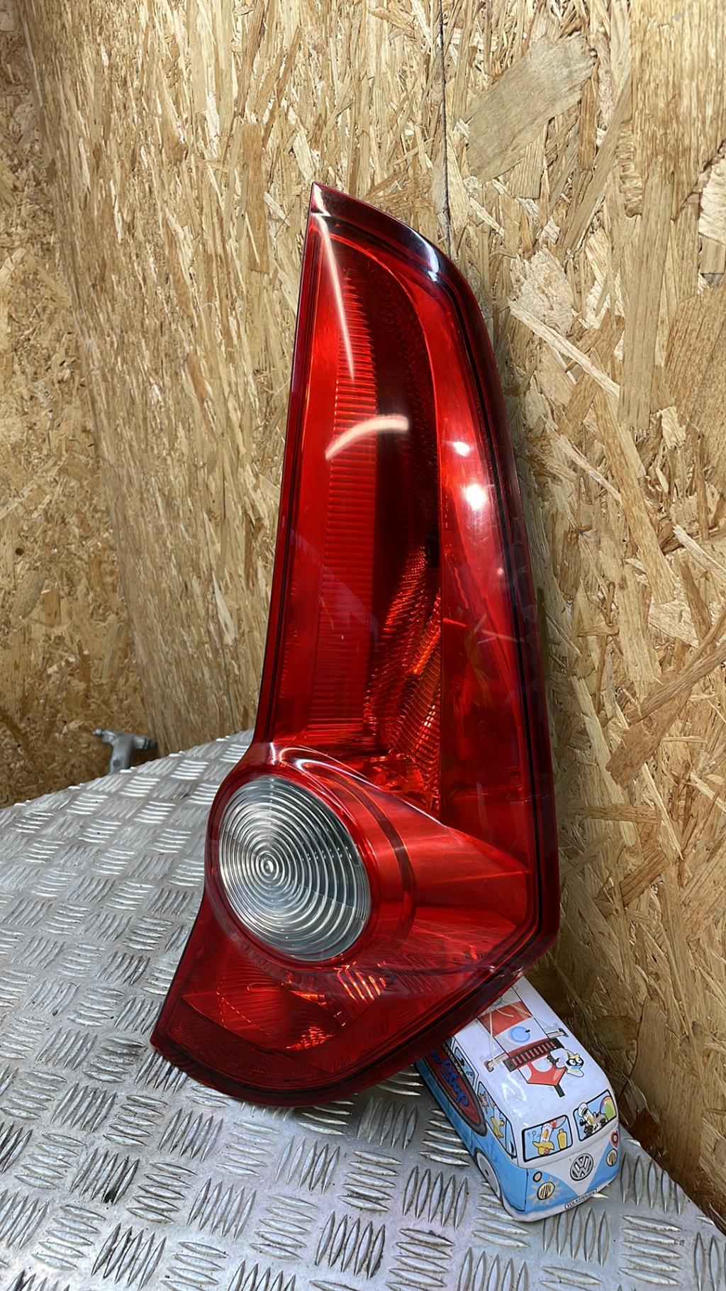Fanale posteriore principale destro (luci) OPEL AGILA B Diésel - 1
