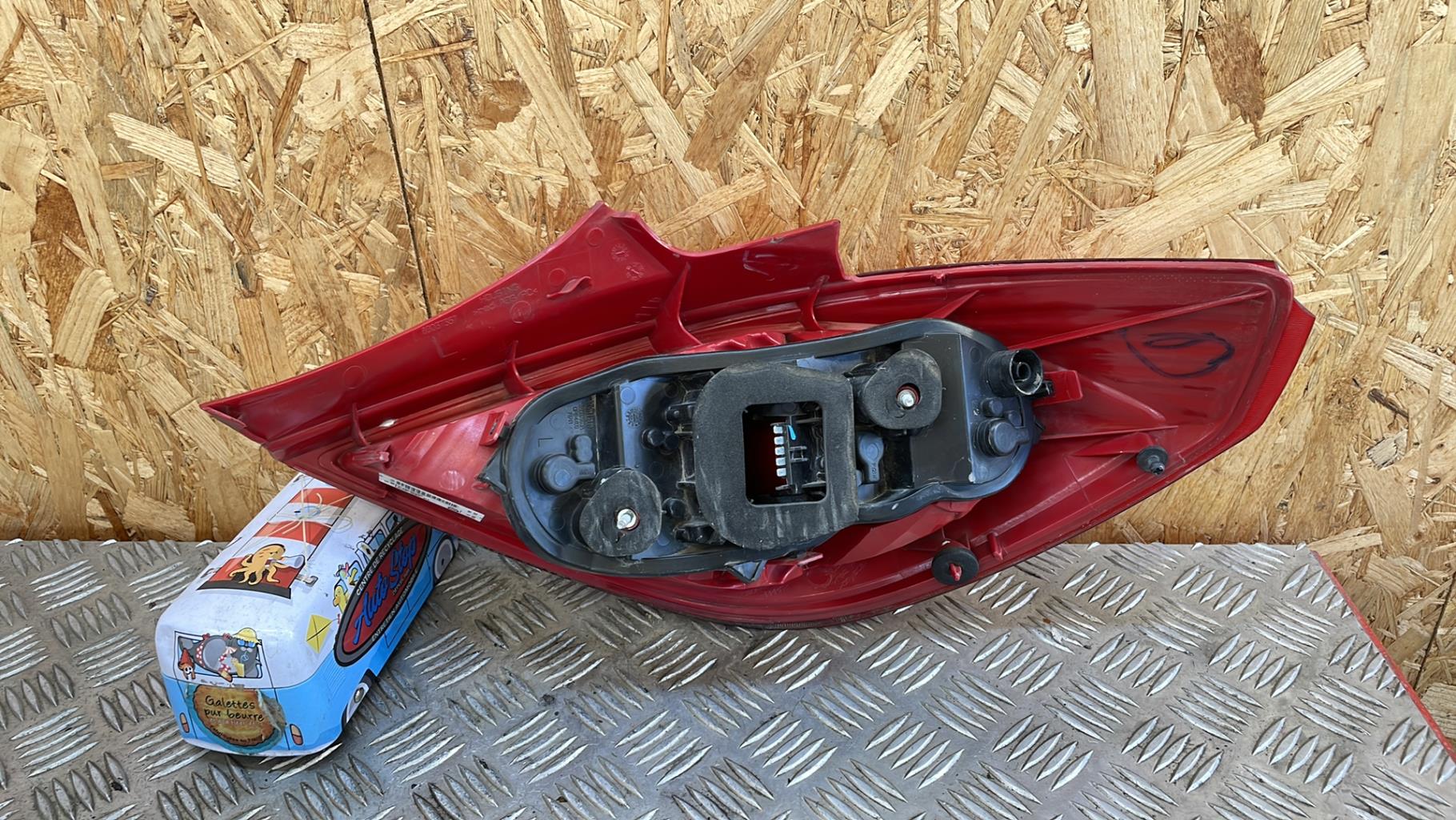 Fanale posteriore principale sinistro (luci) OPEL CORSA D PHASE 1 Diésel - 1