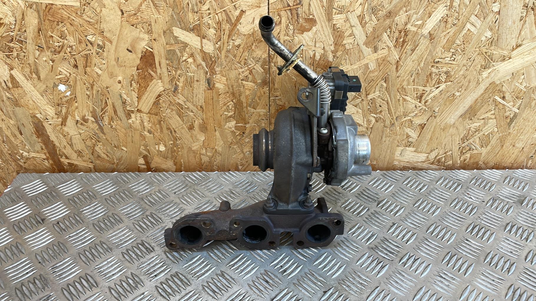 Turbo PEUGEOT 407 COUPE Diesel - 1