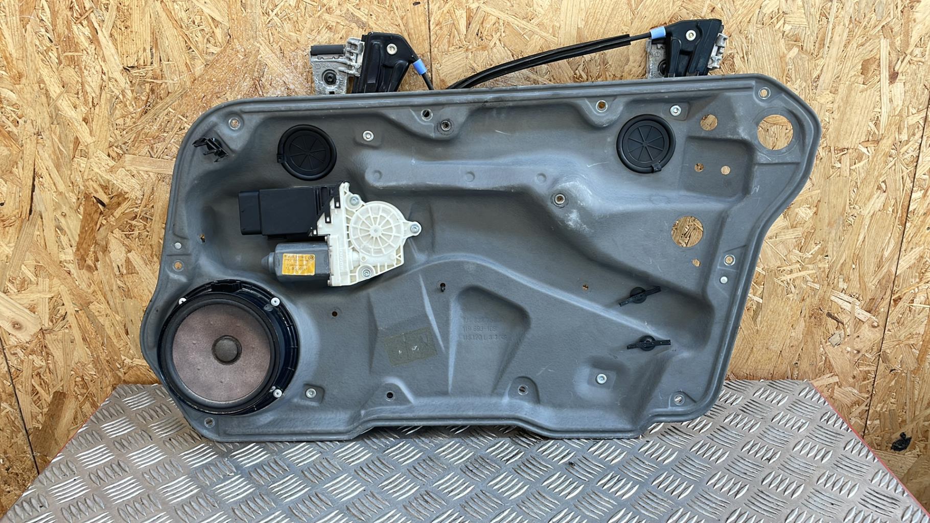 Alzacristalli elettrico anteriore destro VOLKSWAGEN GOLF 4 Gasolina - 1