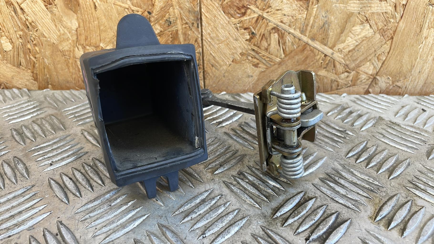 Arresto portiera anteriore sinistra PEUGEOT 307 PHASE 1 Diésel - 1