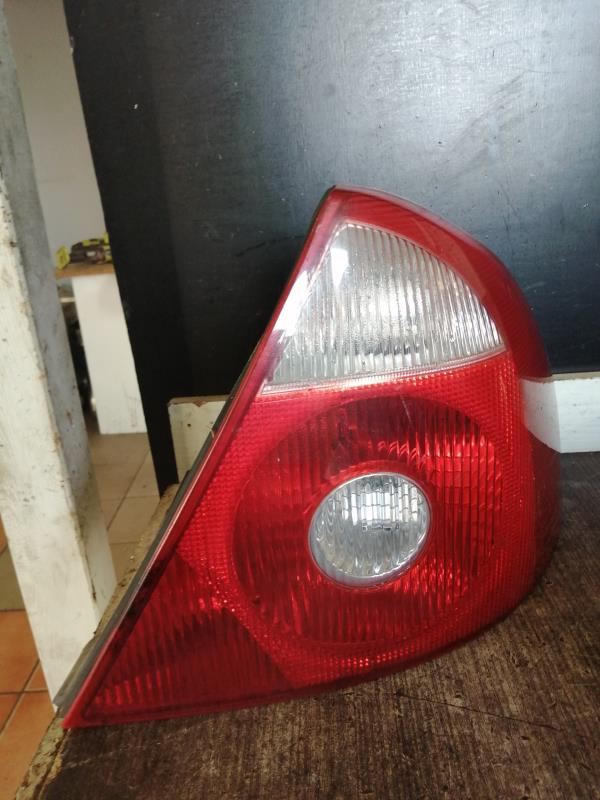 Fanale posteriore principale destro (luci) FORD MONDEO 2 Diésel - 1