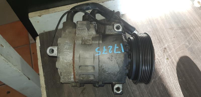 Compresseur clim AUDI A4 1 PHASE 1 Essence - 1