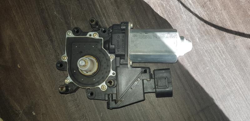 Motore alzacristalli posteriore sinistro AUDI A4 1 PHASE 1 Gasolina - 1