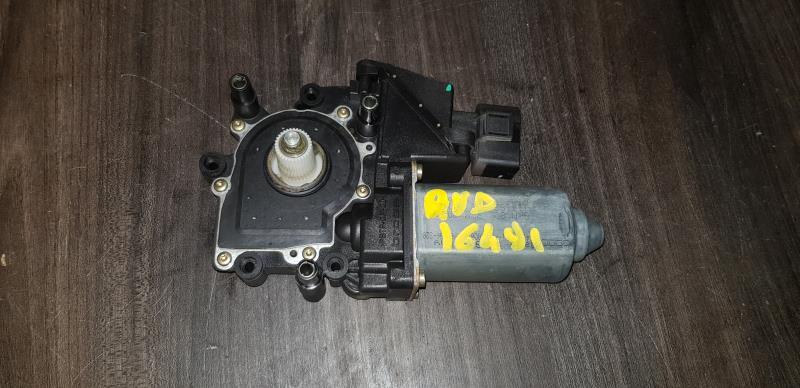 Motore alzacristalli anteriore destro AUDI A4 1 PHASE 1 Gasolina - 1