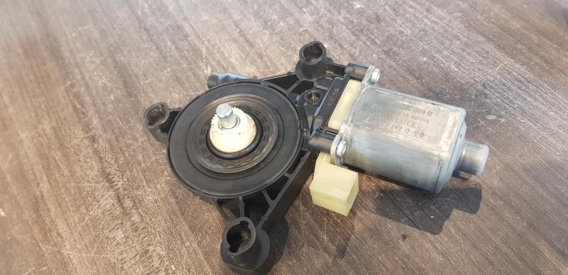 Motore alzacristalli anteriore destro AUDI A3 3 PHASE 1 Diésel - 1