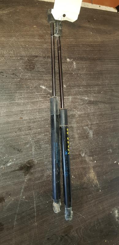 Verin de coffre RENAULT MEGANE 3 PHASE 1 Diesel - 1