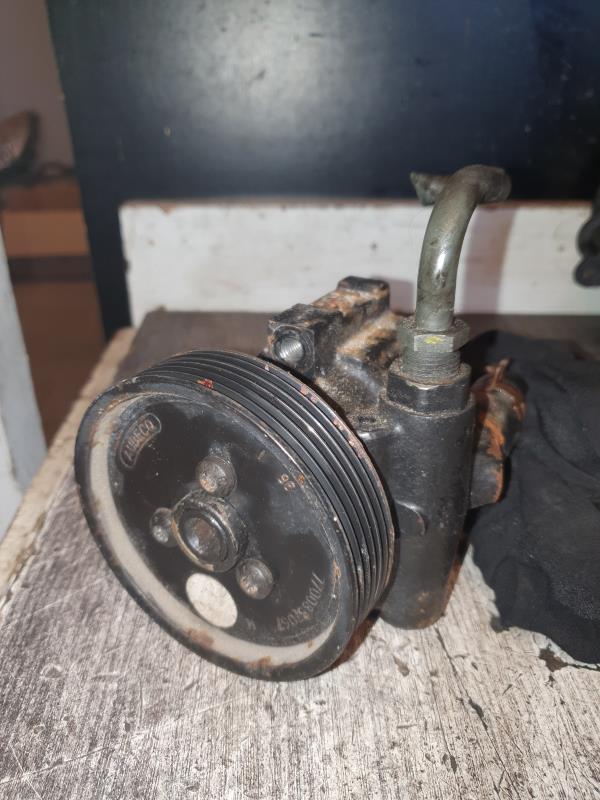 Pompe de direction RENAULT LAGUNA 1 PHASE 1 Essence - 1