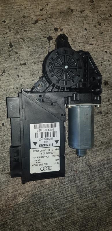 Motore alzacristalli posteriore destro AUDI A4 2 PHASE 1 Diésel - 1