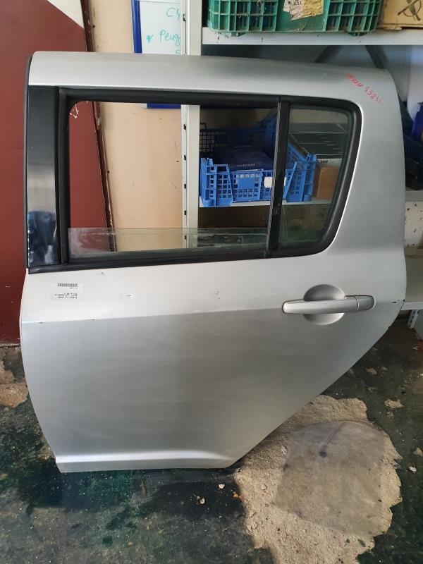 Portiera posteriore sinistra SUZUKI SWIFT 3 Gasolina - 1