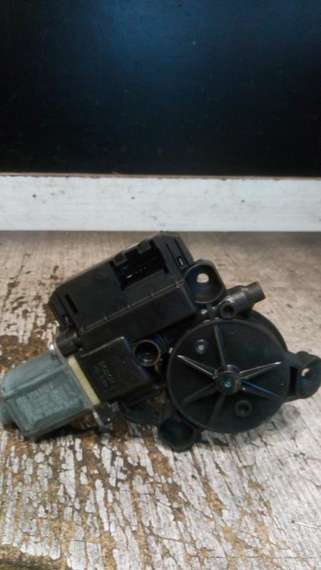 Motore alzacristalli posteriore destro VOLKSWAGEN POLO 5 PHASE 1 Gasolina - 1