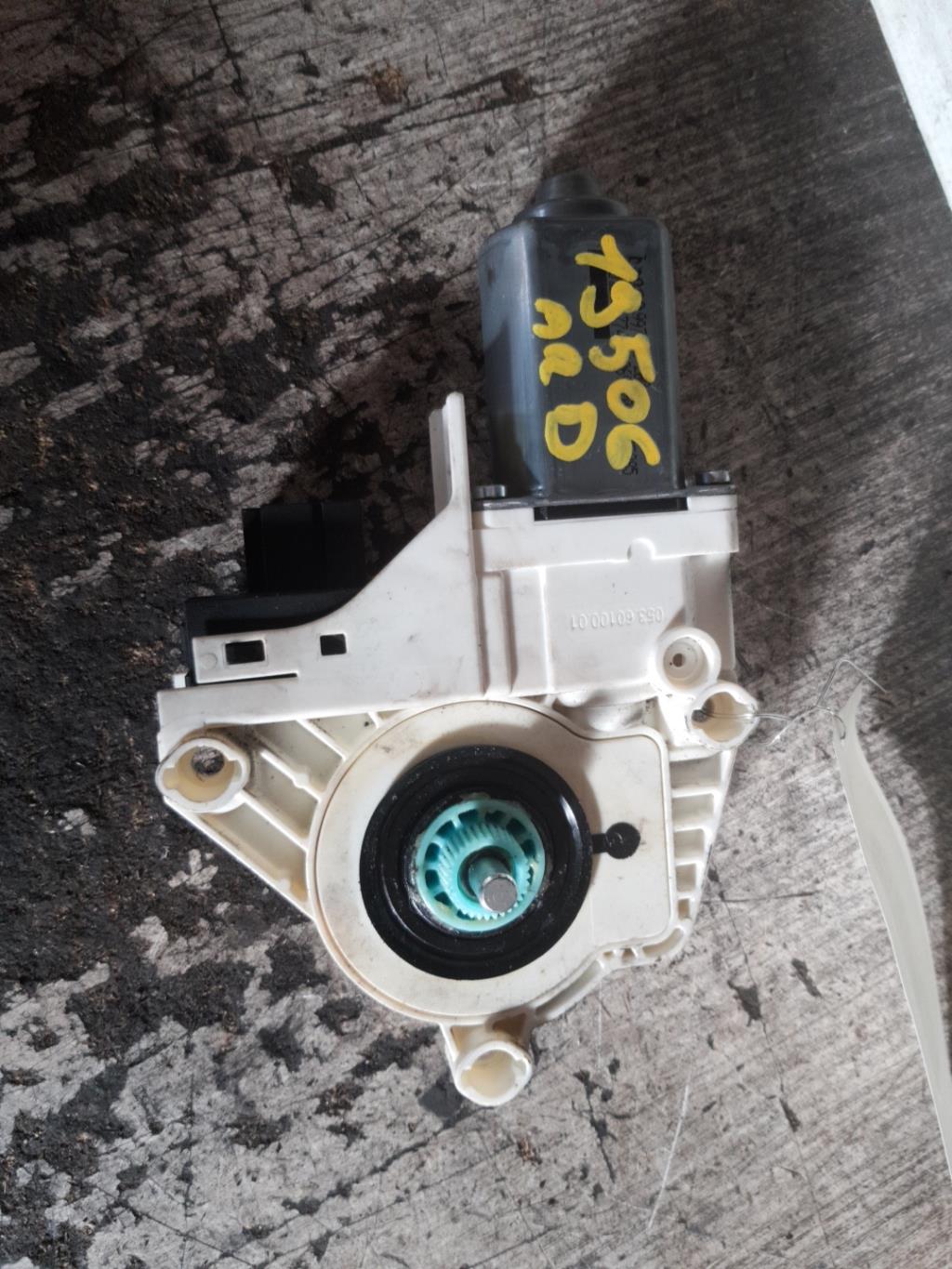 Motore alzacristalli posteriore destro AUDI A6 3 AVANT PHASE 1 BREAK Diésel - 1