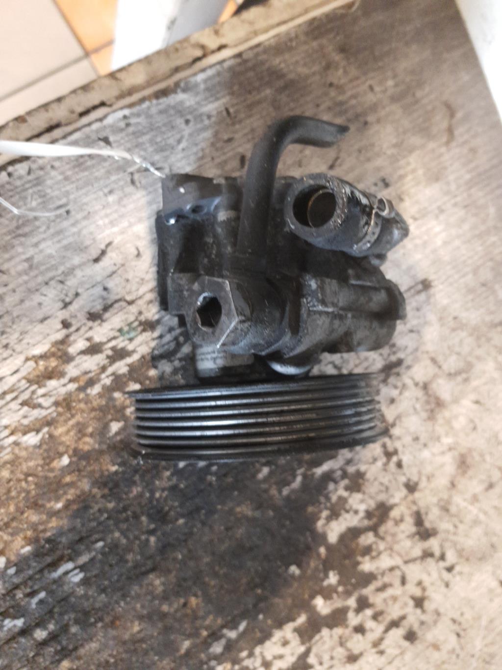 Pompe de direction AUDI A6 3 AVANT PHASE 1 BREAK Diesel - 1